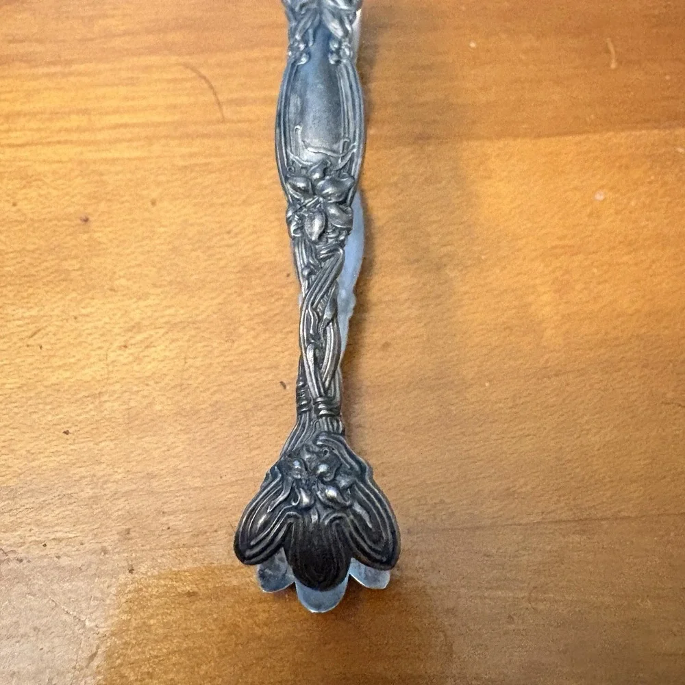 International Silver Frontenac Bon Bon Tongs Sterling Silver 1903 Art Nouveau